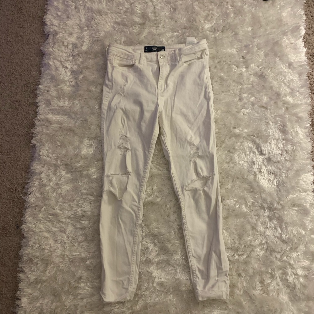 High Wasted white ripped jeans